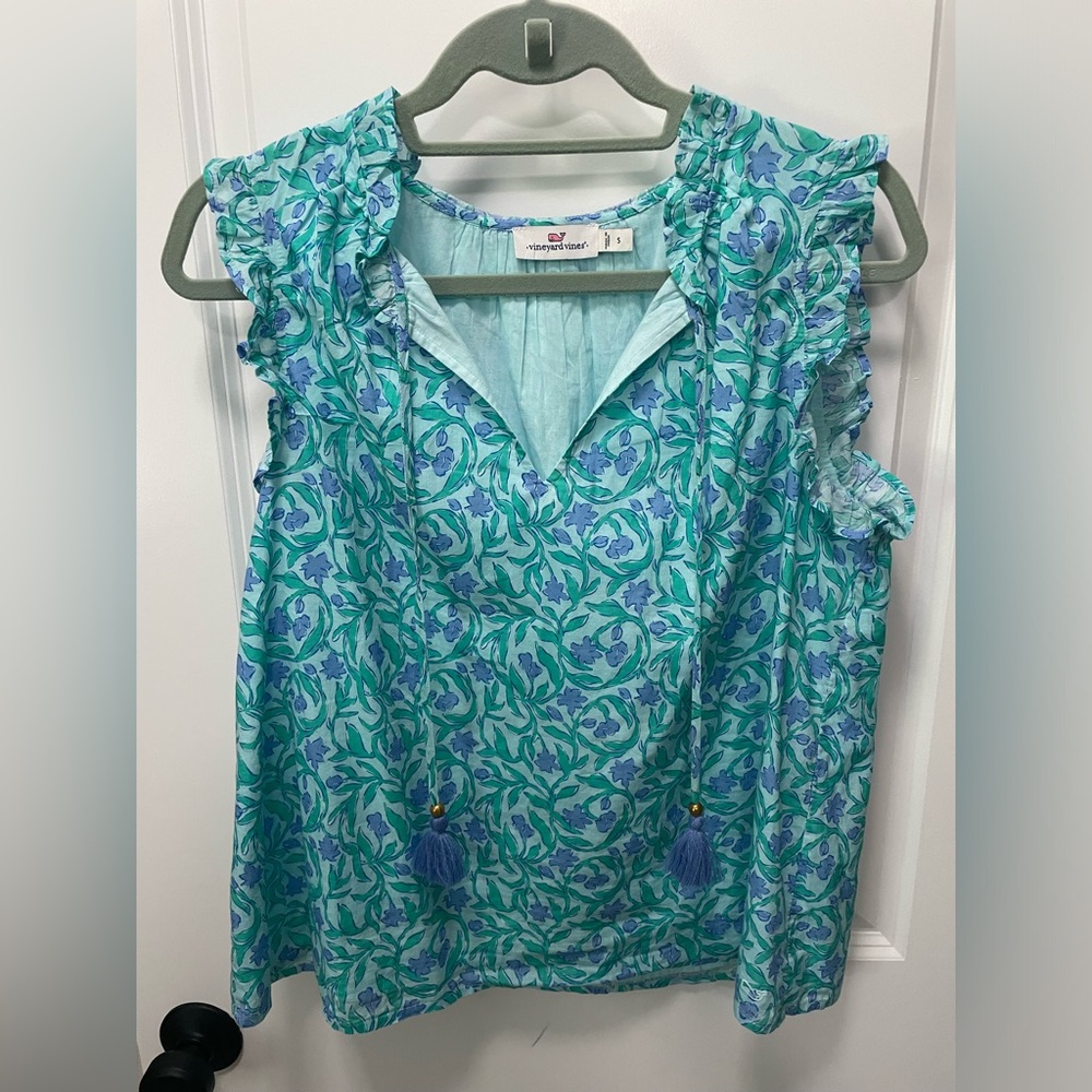 Vineyard Vines Outlet top - size small